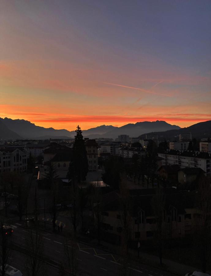 Luxueux Appartement T4 - Lac 5 Min - Parkings Privatifs - Vue Lac Et Montagne Annecy Exterior photo
